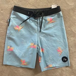 Boys size 12 quick silver board shorts